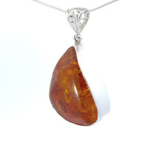 Baltic Amber Pendant Necklace (AE1234)