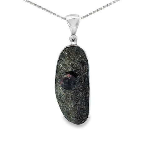 Alaska Garnet Pendant Necklace (SB1175)