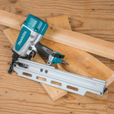 Makita 21 Degree 3-1-2 In. Plastic Collated Framing Nailer AN924 359967
