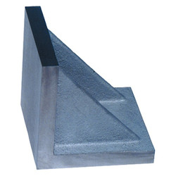 Hhip Ground Angle Plate Webbed End 4X4X4" 3402-1054