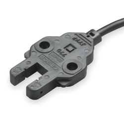 Omron Photoelectric Sensor, Thru-Beam, PNP EE-SX770R