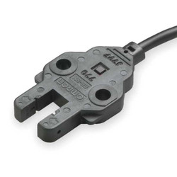 Omron Photoelectric Sensor, Thru-Beam, PNP EE-SX770P