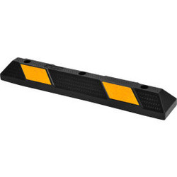 Global Industrial Rubber Parking Stop/Curb Block 36""L Black w/ Yellow Stripes