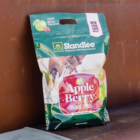 Standlee Premium Western Forage 5 Lb. Premium Apple-Berry Cookie Cubes Treats 1585-41008-0-0 763327