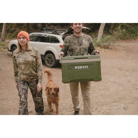 Igloo Sportsman Latitude 52 Qt. Cooler, Tank Green & Sandstone Igloo Sportsman Latitude 52 Qt. Cooler, Tank Green & Sandstone