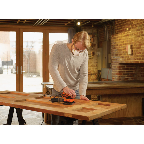 Black & Decker 1-4 Sheet 2.0A Finish Sander BDEQS300 321184