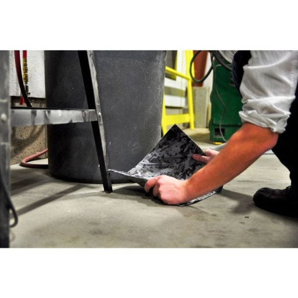 Spilfyter Sorbent Pad, 18 gal, 16 in x 18 in, Universal, Camouflage, 50 PK DS-75