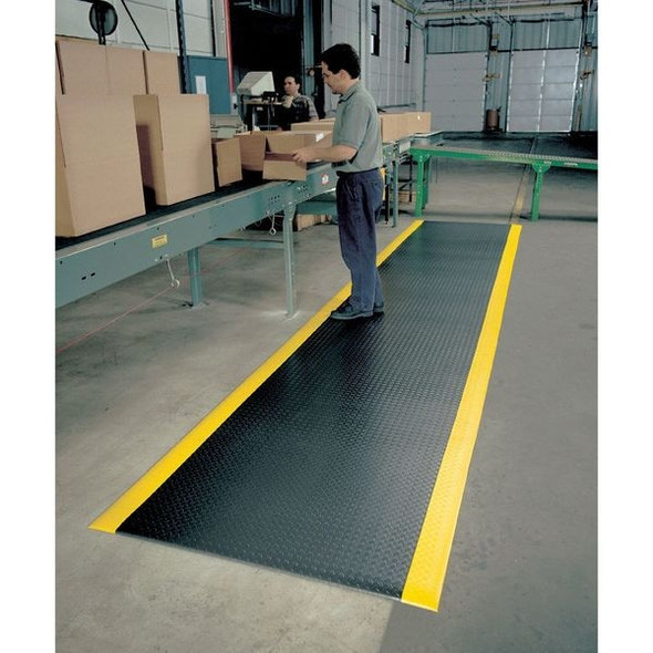 Antifatigue Mat, 4 ft. L x 3 ft. W, 1/2" Thickness, Closed Cell PVC Foam, Diamond Plate