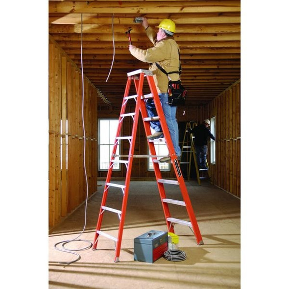 Louisville 4 ft Fiberglass Stepladder, 375 lb Capacity FS1304HD