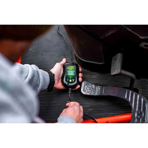 Battery Charger, Automatic Charging, Maintaining For Battery Voltage: 12  022-0150-DL-WH