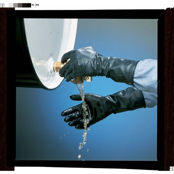 North Chemical Resistant Gloves, Butyl, 11 in L, 13 mil, Black, 7, 1 PR B131R/7