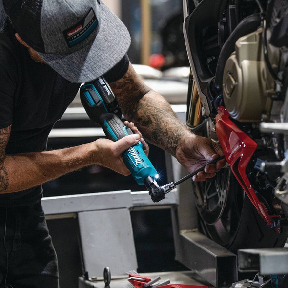 Makita 18V LXT Lithium-Ion 3-8 In. - 1-4 In. Cordless Ratchet Kit XRW01SR1 322437