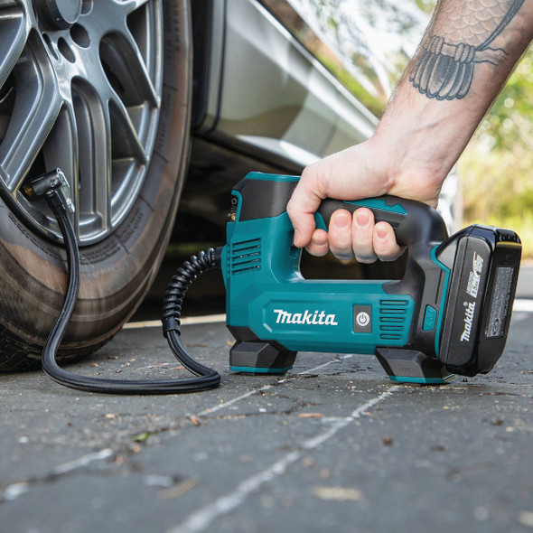 Makita 18V LXT Lithium-Ion 120 psi Cordless Inflator Kit DMP180SYX 314686