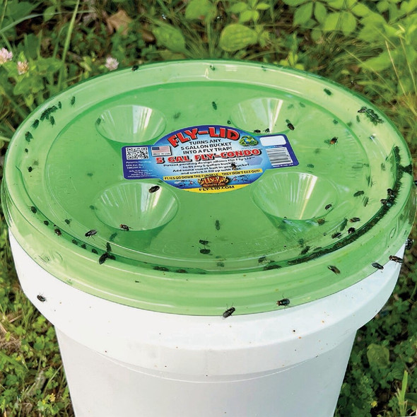Fly Lid 5-Gal. Bucket Fly Trap Display (16-Piece) 41092 768941