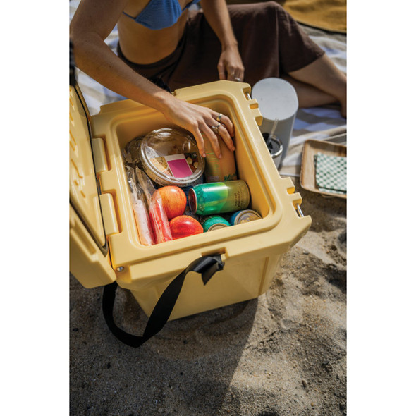 RovR CoolR 25 Qt. Hard Cooler, Powder R-C25-POW 837933