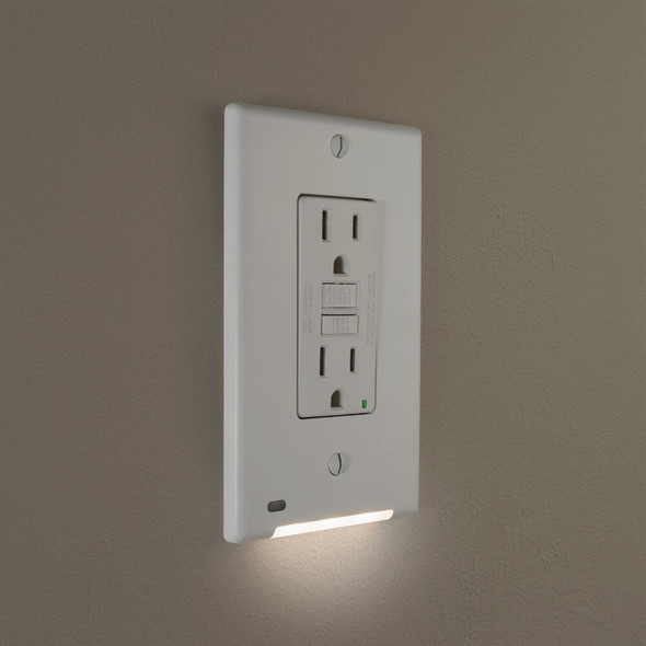 Amerelle LumiCover 1-Gang Universal Wallplate with Built-In Night Light, White LCU-DDO-W 508629