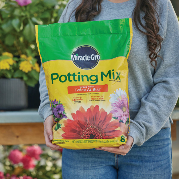 Miracle-Gro 8 Qt. Container Plant Potting Mix 75678300 759879