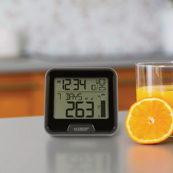 La Crosse Technology Digital Rain Gauge with Indoor Temperature 724-1409 866389