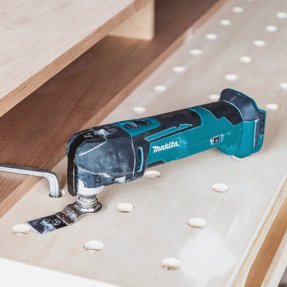 Makita 18V LXT Lithium-Ion Cordless Oscillating Tool (Tool Only) XMT03Z 301339