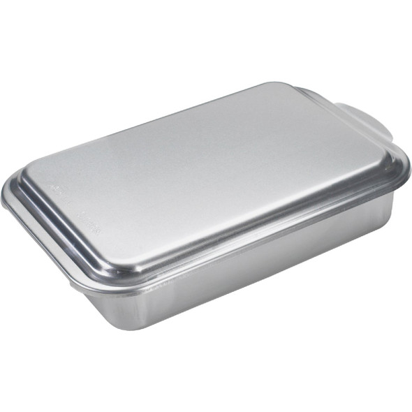 NordicWare 9 In. x 13 In. Aluminum Cake Pan with Lid 46320