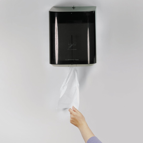 Scott Essential Center-Pull Flow Roll Towel (4-Count) 01010 629323
