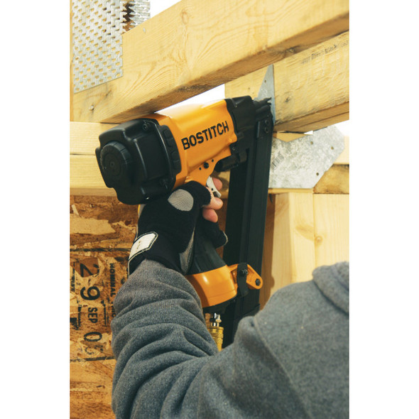 Bostitch 35 Degree 1-1/2 In. Paper Tape Strapshot Metal Connector Framing Nailer with Short Magazine Bostitch 35 Degree 1-1/2 In. Paper Tape Strapshot Metal Connector Framing Nailer with Short Magazine