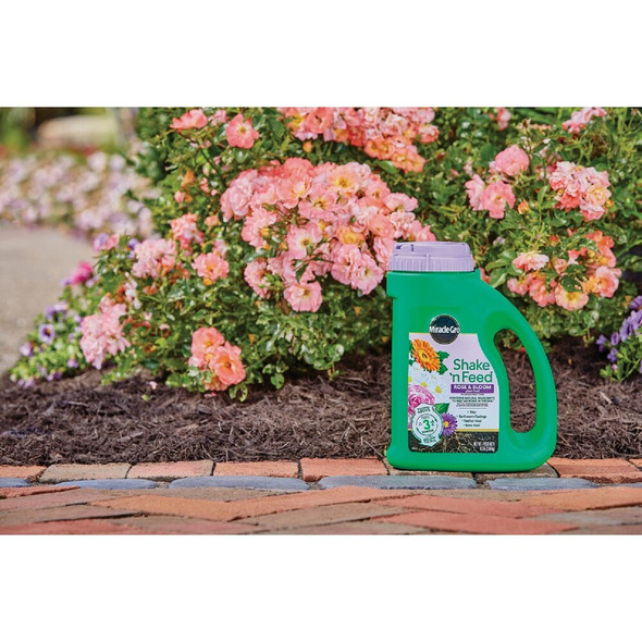 Miracle-Gro Shake 'n Feed 4.5 Lb. Rose & Bloom Plant Food 3002210 747479