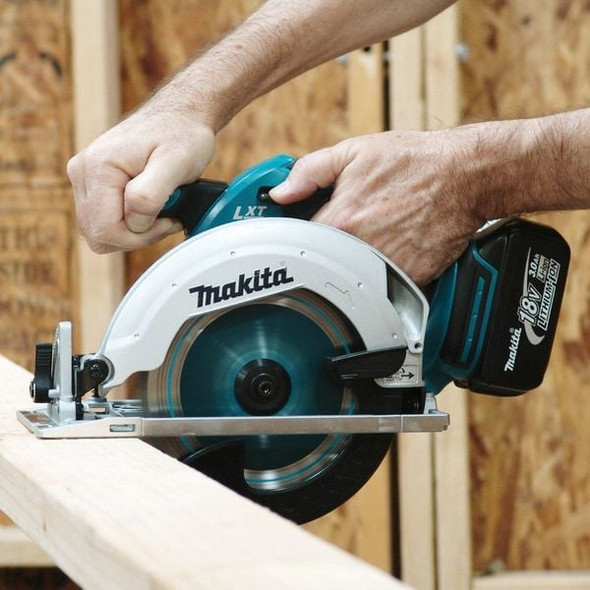 Makita 18V LXT 6-1/2" Circular Saw XSS02Z