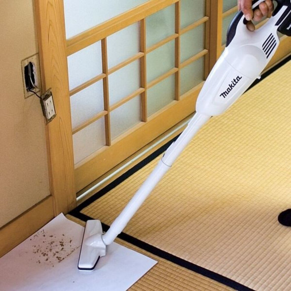 Makita 18V LXT Compact Vacuum XLC02ZW