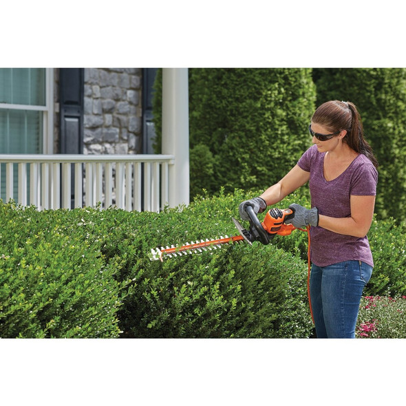 Black & Decker Sawblade 20 In. 3A Corded Electric Hedge Trimmer BEHTS300 765600