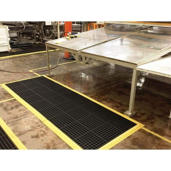 Wearwell Ramp Edge, Rubber, 3 in W x 3 ft 3 in L, 5-8 in Thick 572