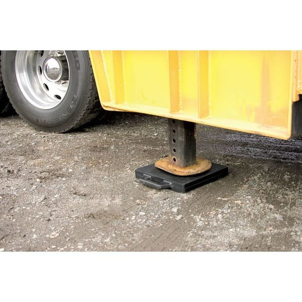 Buyers Products Outrigger Pad, 18" W, 18" L, Rubber OP18X18R