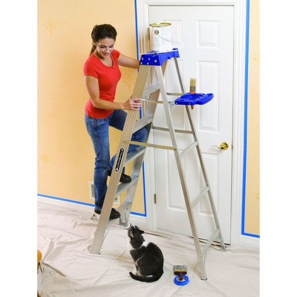Louisville Stepladder,Aluminum,4 ft. H,250 lb. Cap. AS2104