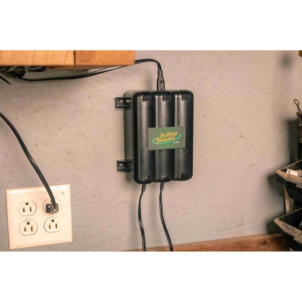 Battery Charger, Automatic Charging, Maintaining For Battery Voltage: 12  022-0165-DL-WH