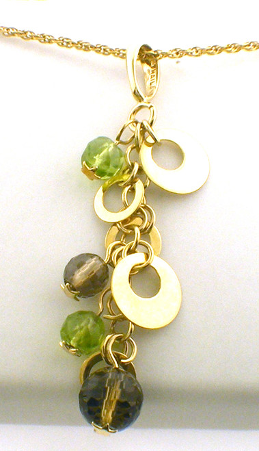 10 karat yellow gold peridot pendant weighing 1.8 dwt