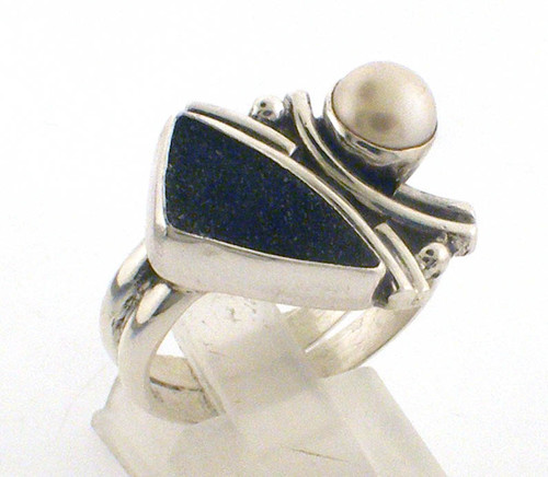 Sterling Silver pearl and Drusy ring weighing 7.2 grams. Finger size 6.75 Sterling Silver pearl and Drusy ring weighing 7.2 grams. Finger size 6.75