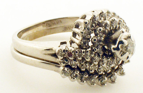 14K white gold diamond wedding set.  Weighs 6.2 grams.  Dia.-.50ct. tw.