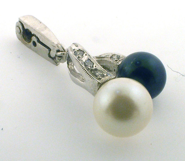 14 karat white gold black and white pearl enhancer pendant