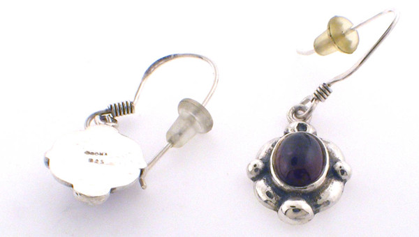 Sterling silver  garnet cab drop earrings weighing 4.6 grams