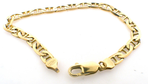 14 karat yellow gold gucci link bracelet weighing 12.8 grams.  8 inches in length