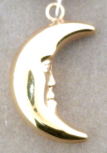 14 karat yellow gold Moon charm weighing 2.1 grams