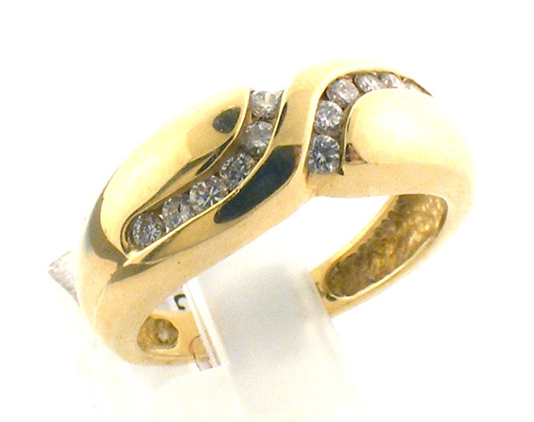 14 karat yellow gold diamond ring. The ring size is a 6.75. The Diamond total weight is .28ct. Weight is 5.0 grams. Original sale price $895  - 40% = $537