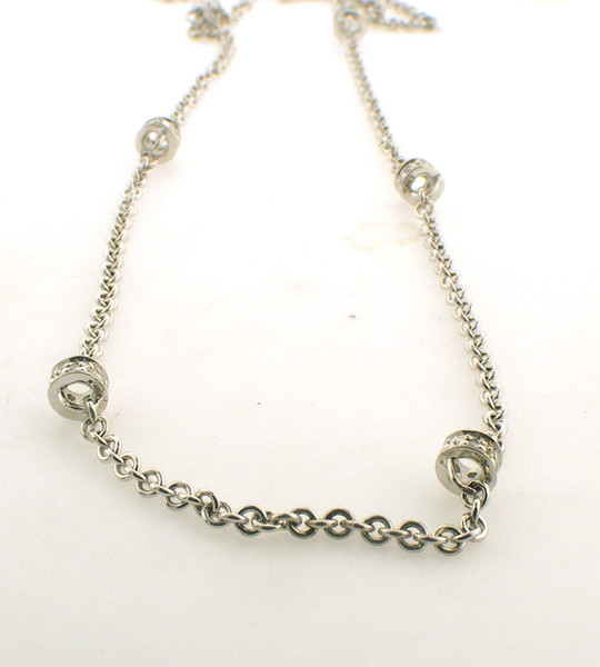 Sterling silver link and beaded chain necklace. The total weight of the necklace is 3.8 grams.