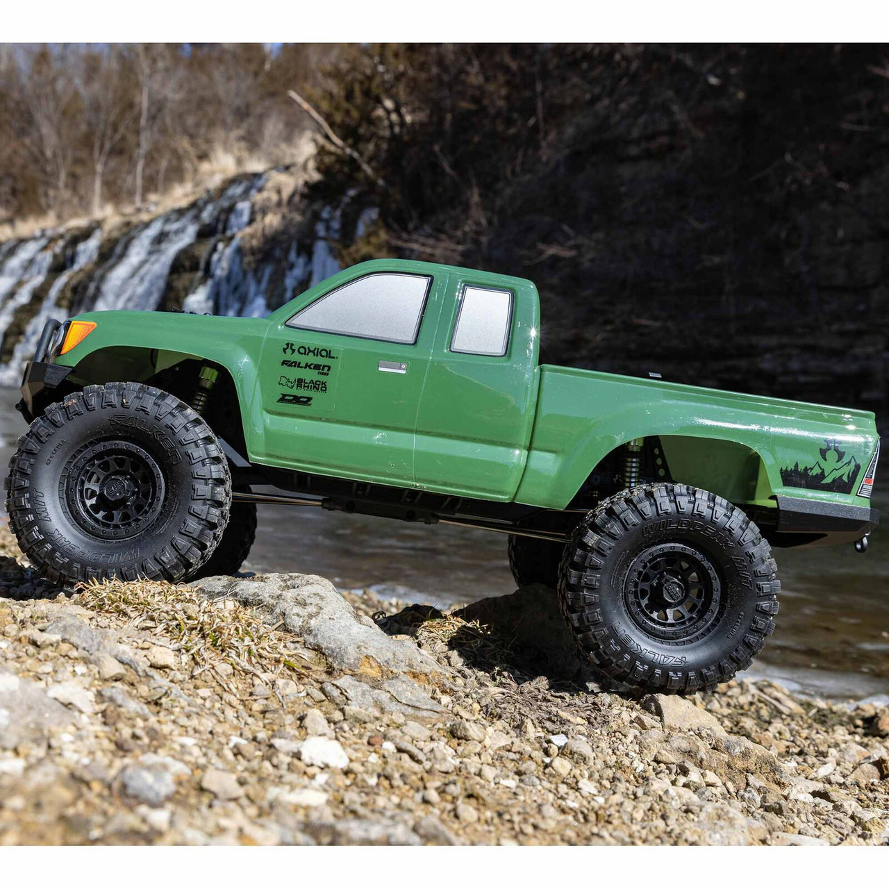 Axial 1/10 SCX10 III Base Camp 4WD Rock Crawler Brushed RTR, Green
