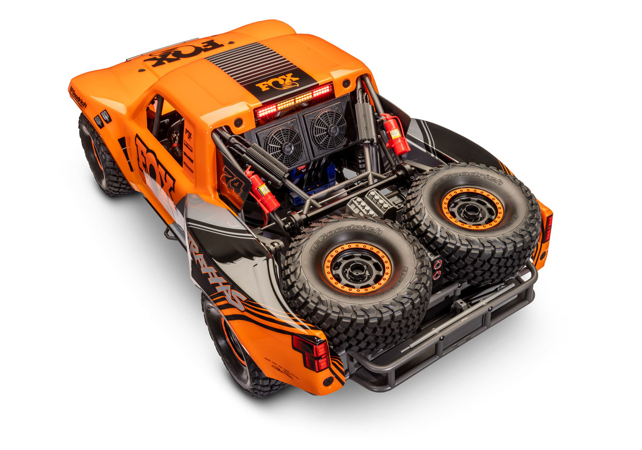 85086-4-udr-fox-2025-rear-