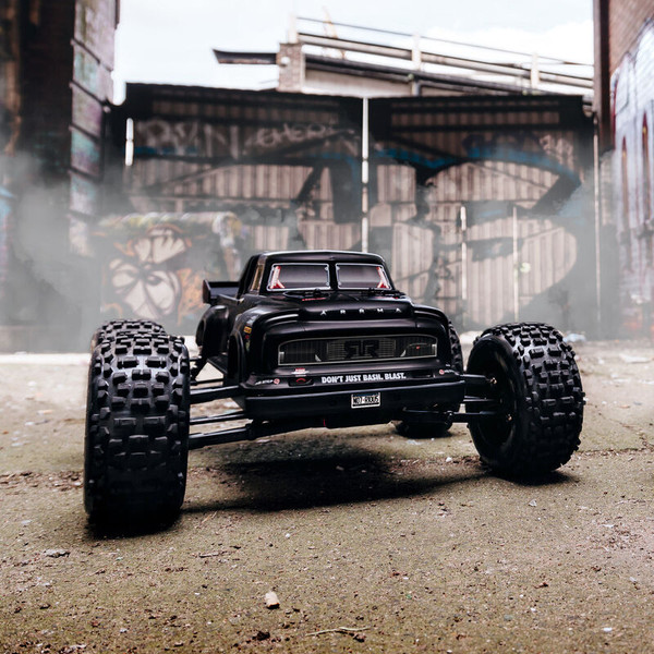 Arrma 1/8 NOTORIOUS 6S V5 4WD BLX Stunt Truck with Spektrum Firma
