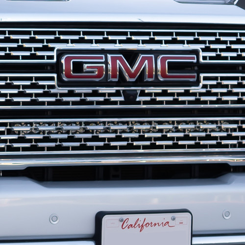 Front grille photo of GMC S8 30-Inch Behind-the-Grille Light Bar Kit - GMC 2020-22 Sierra 2500HD/3500HD