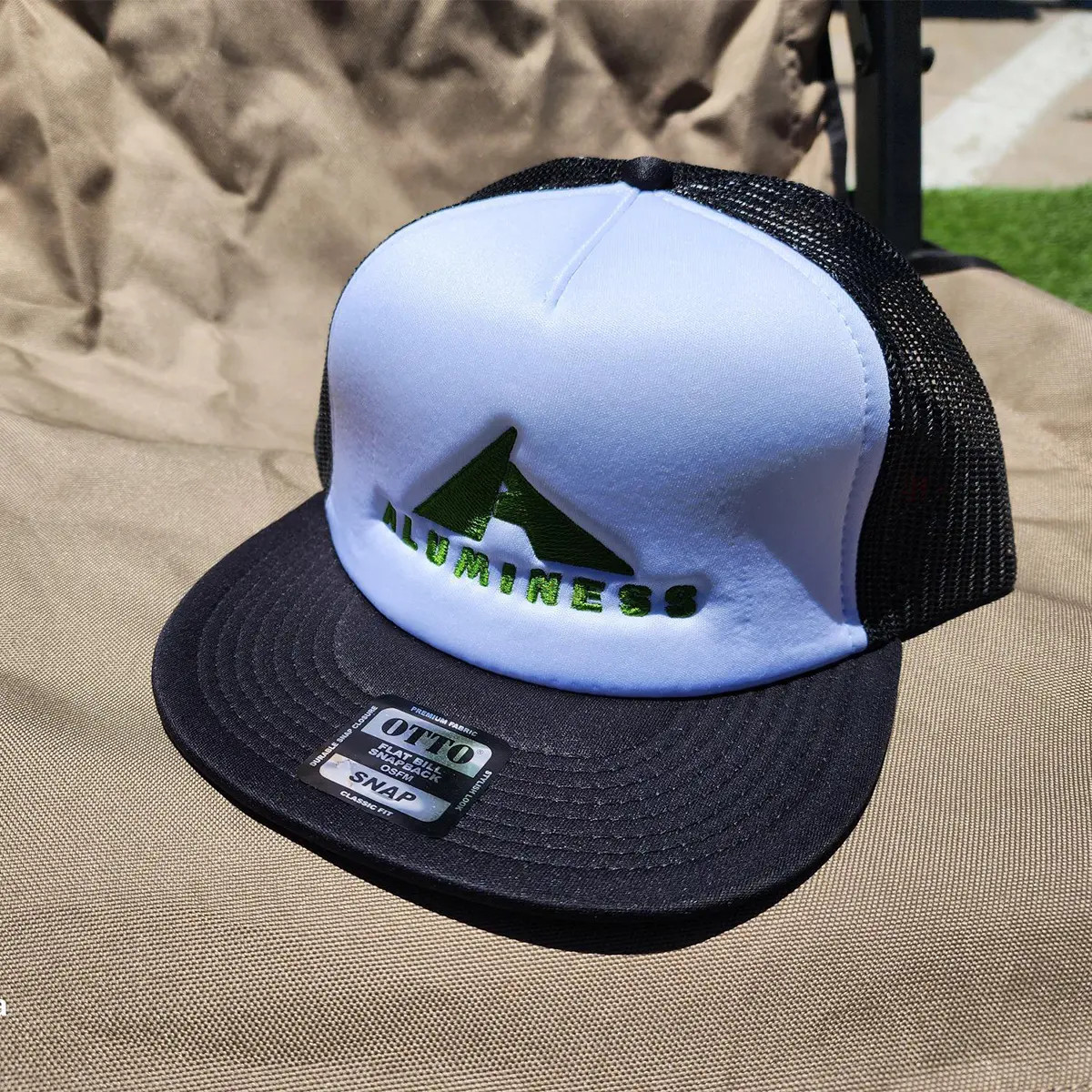 Close-up picture of Aluminess Hat .