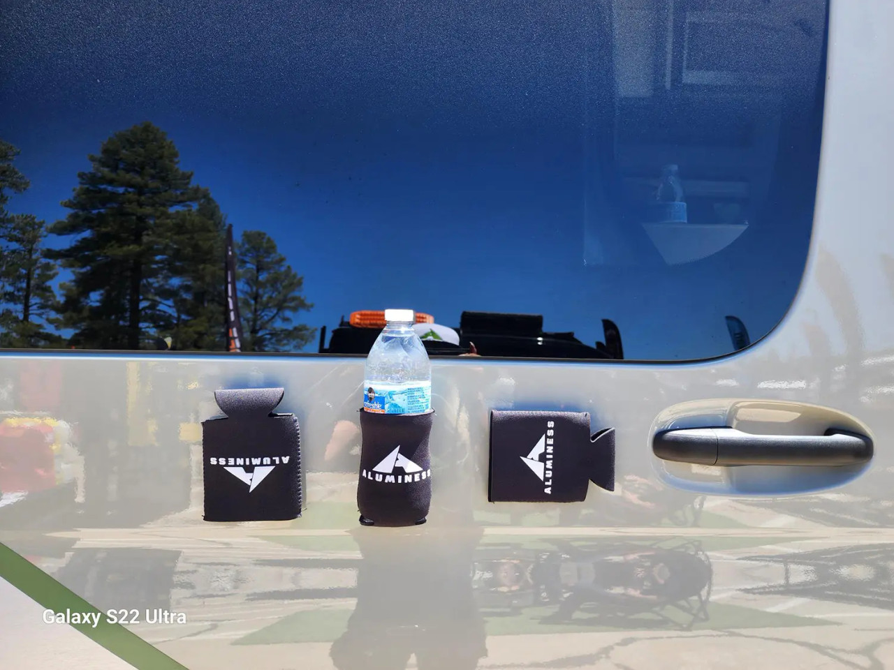 Close-up picture of Aluminess swag.