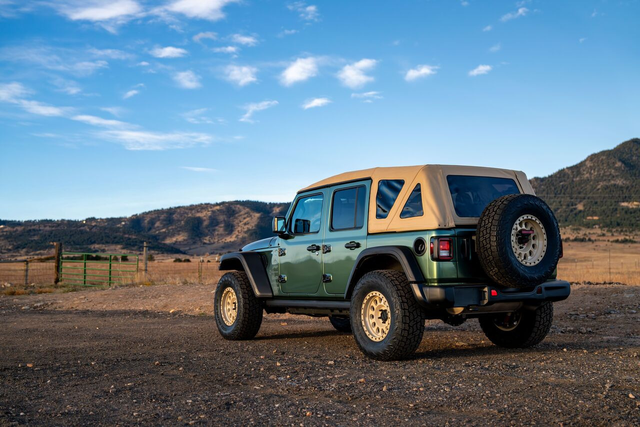 eTop Jeep 2018-26 Wrangler JL; 4-Door; 4XE (Squareback; Champagne)